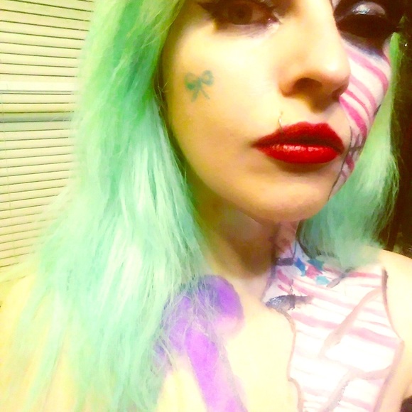 Meet your Posher, Stacie - Picture 2 of 2